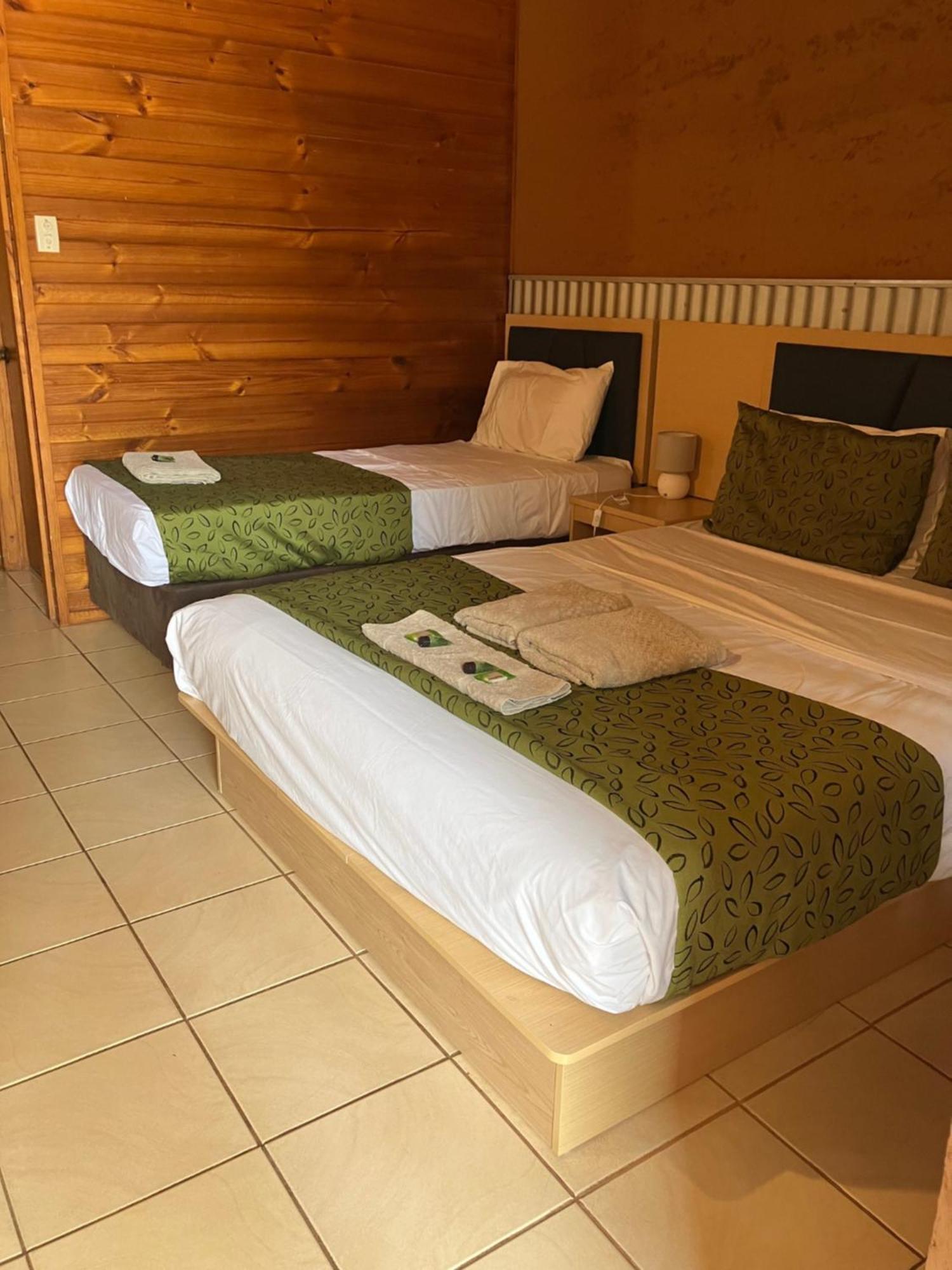 Territory Manor Motel & Caravan Park Mataranka Экстерьер фото