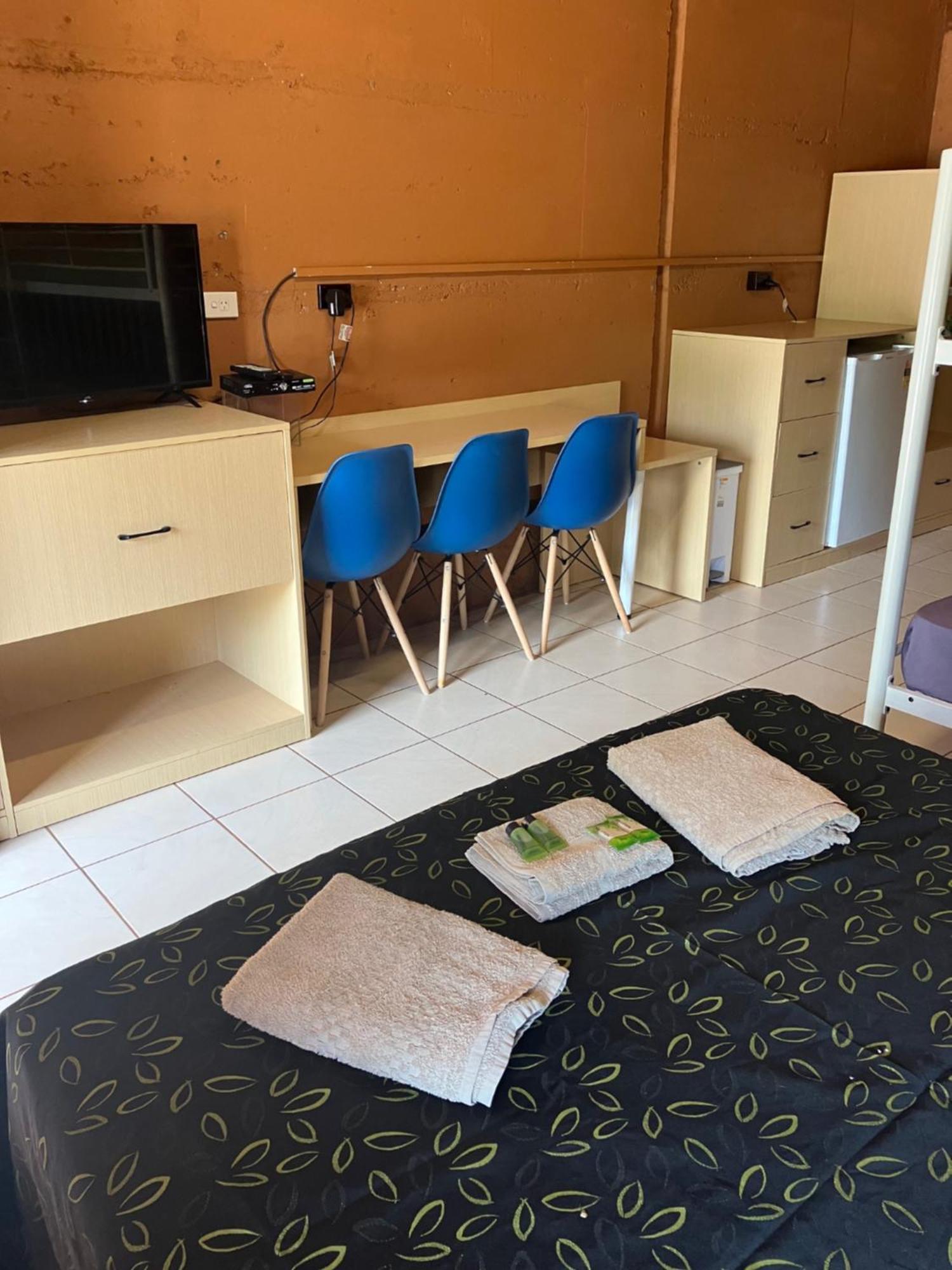 Territory Manor Motel & Caravan Park Mataranka Номер фото
